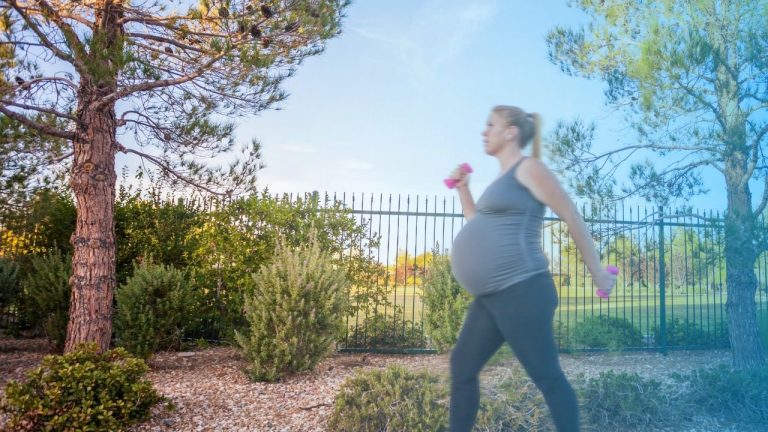 Working Out While Pregnant - The Truth About Exercising During Pregnancy
