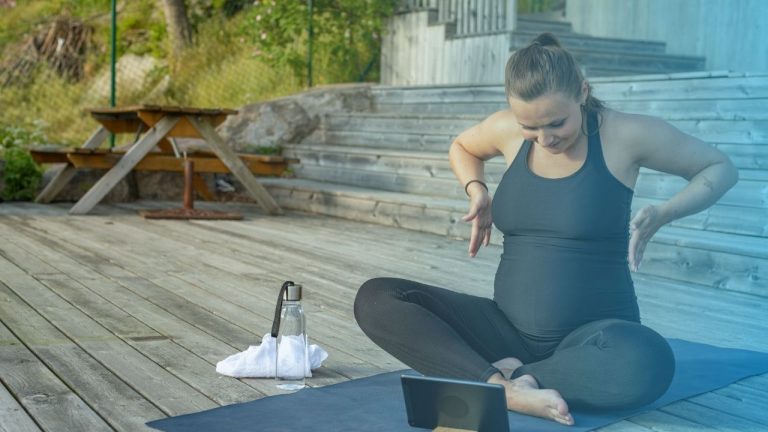Working Out While Pregnant - The Truth About Exercising During Pregnancy