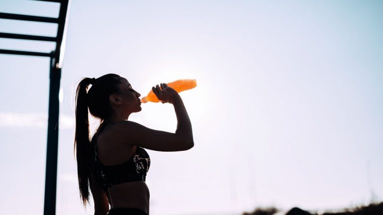 What to Drink During a Workout - The Best and Worst Options